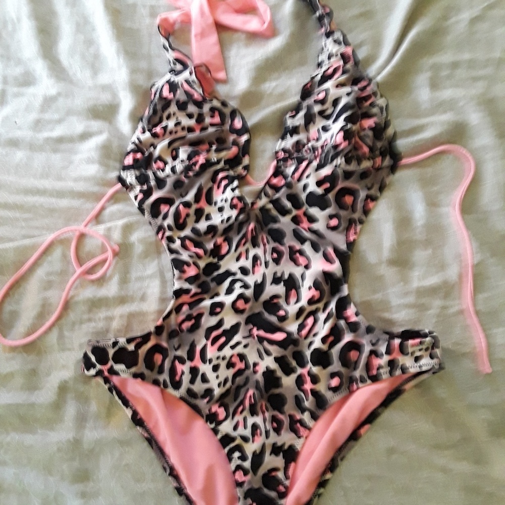 One piece swimsuit